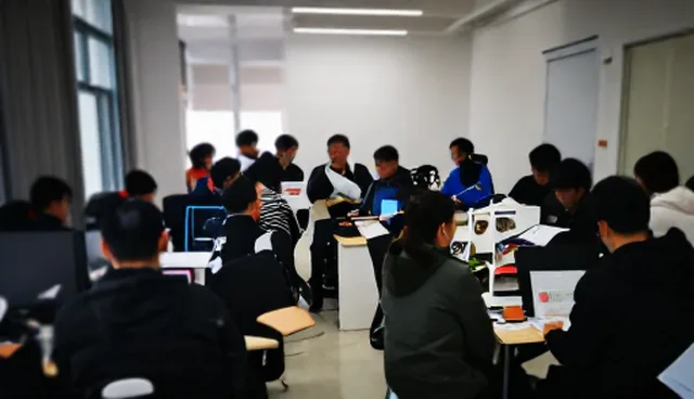 信息查询效率与准确性的权衡策略